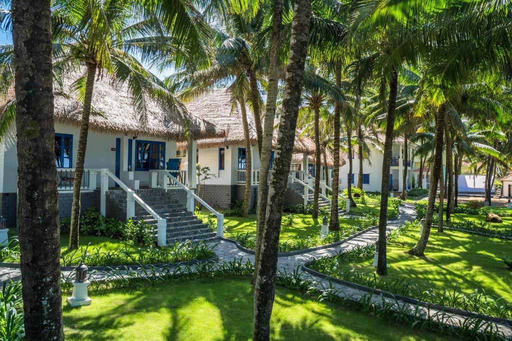 L’AZURE RESORT & SPA Và Mái Rơm Nhân Tạo | Rơm Nhựa Nhân Tạo Tại Phú Quốc 2025 6 CĐT lựa chọn Rơm nhân tạo vì chất lượng của sản phẩm